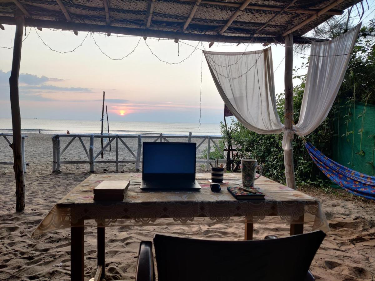 Surya Beach Cafe And Stay Gokarna  Eksteriør billede