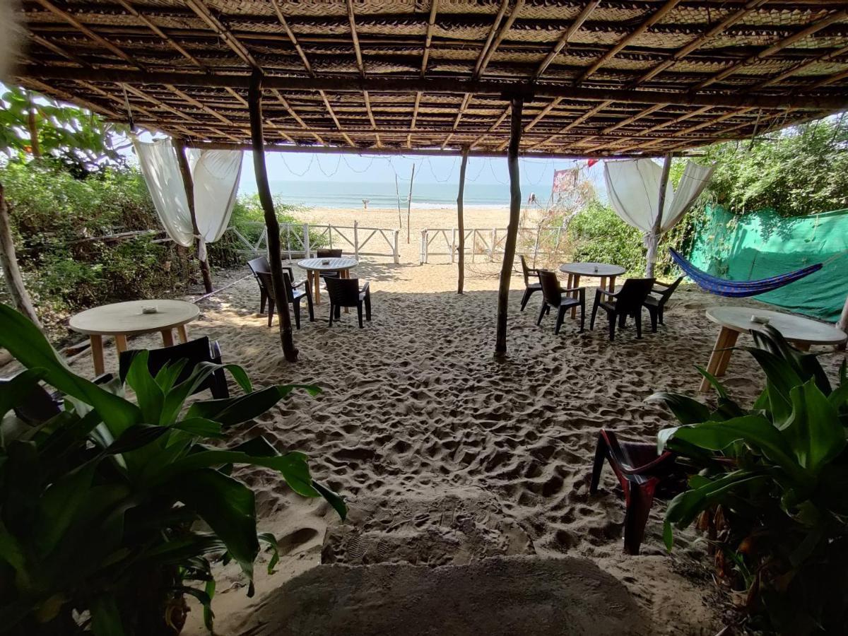 Surya Beach Cafe And Stay Gokarna  Eksteriør billede