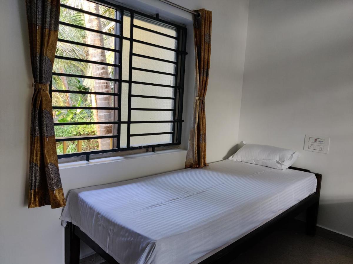 Surya Beach Cafe And Stay Gokarna  Eksteriør billede
