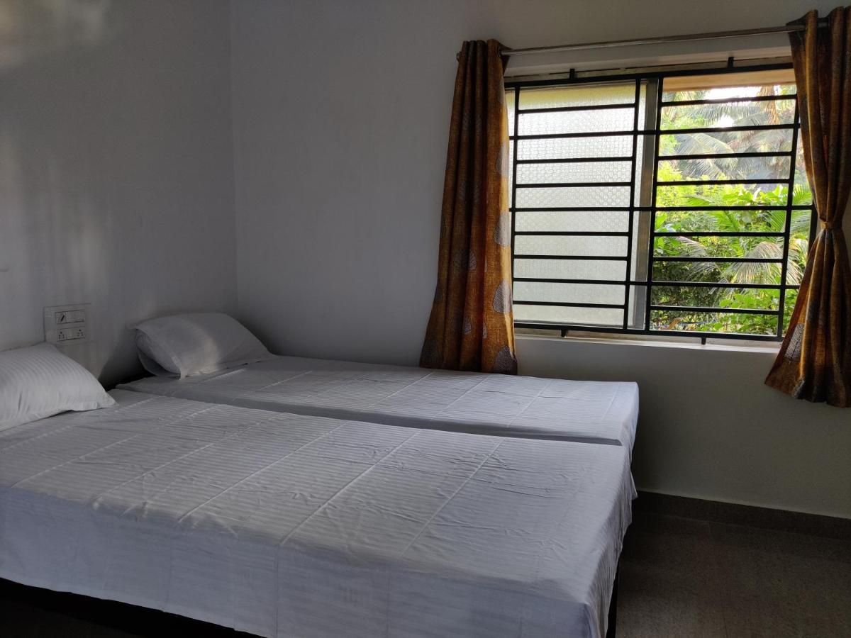 Surya Beach Cafe And Stay Gokarna  Eksteriør billede