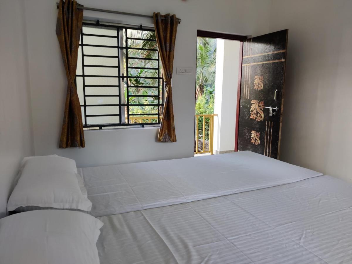 Surya Beach Cafe And Stay Gokarna  Eksteriør billede