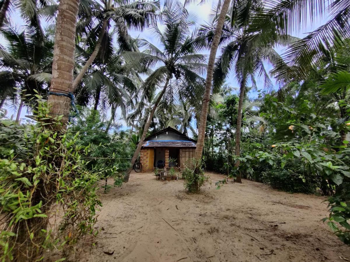 Surya Beach Cafe And Stay Gokarna  Eksteriør billede
