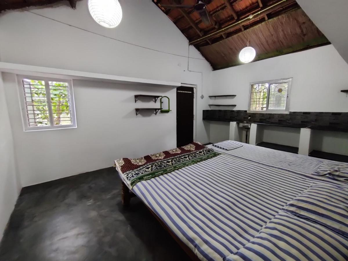Surya Beach Cafe And Stay Gokarna  Eksteriør billede