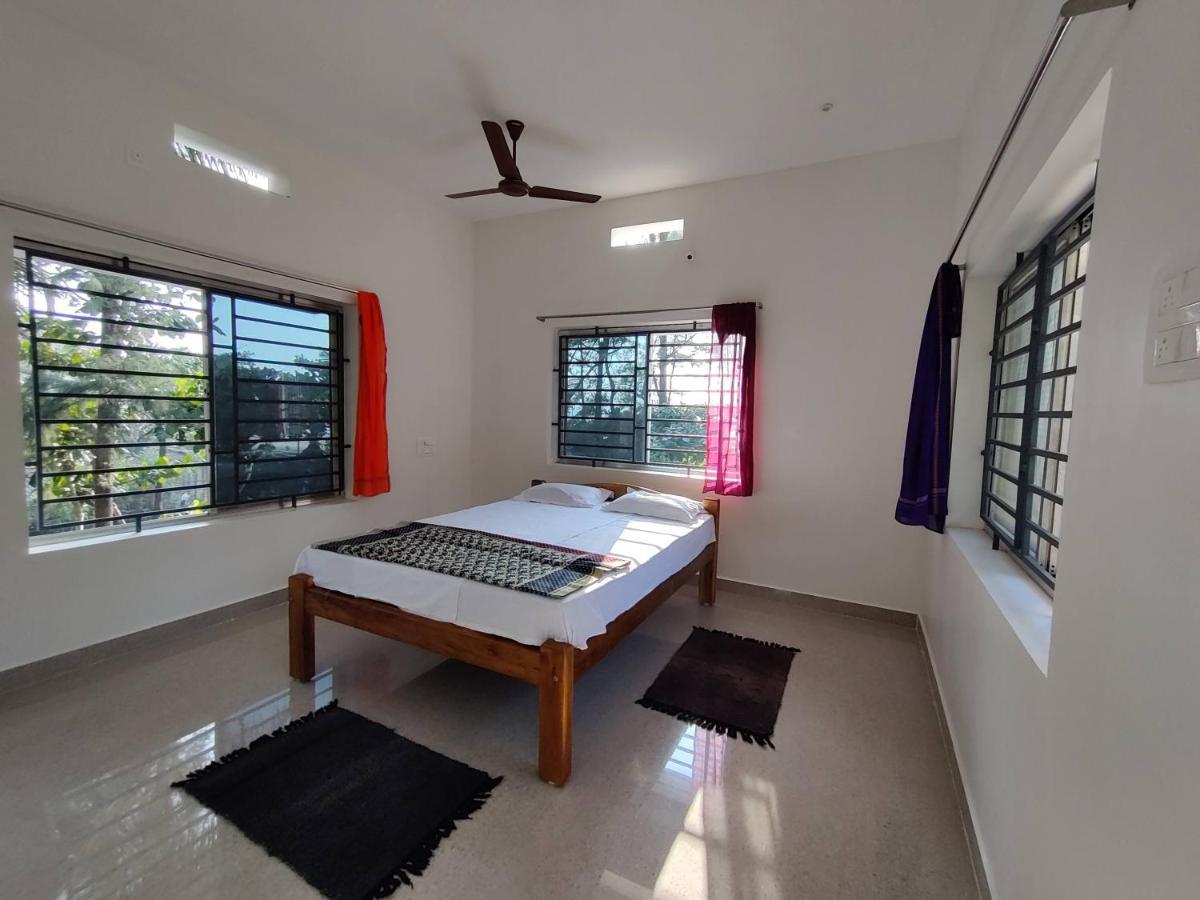 Surya Beach Cafe And Stay Gokarna  Eksteriør billede