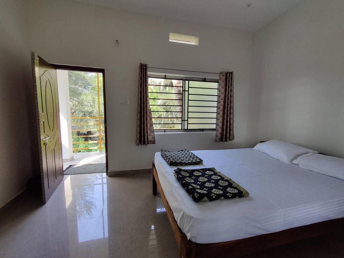 Surya Beach Cafe And Stay Gokarna  Eksteriør billede