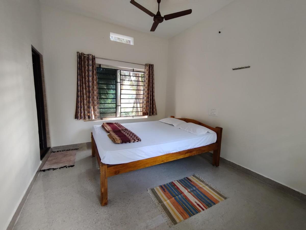 Surya Beach Cafe And Stay Gokarna  Eksteriør billede