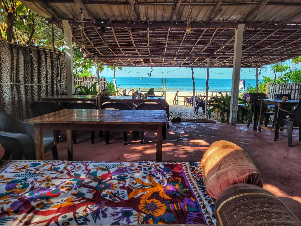 Surya Beach Cafe And Stay Gokarna  Eksteriør billede