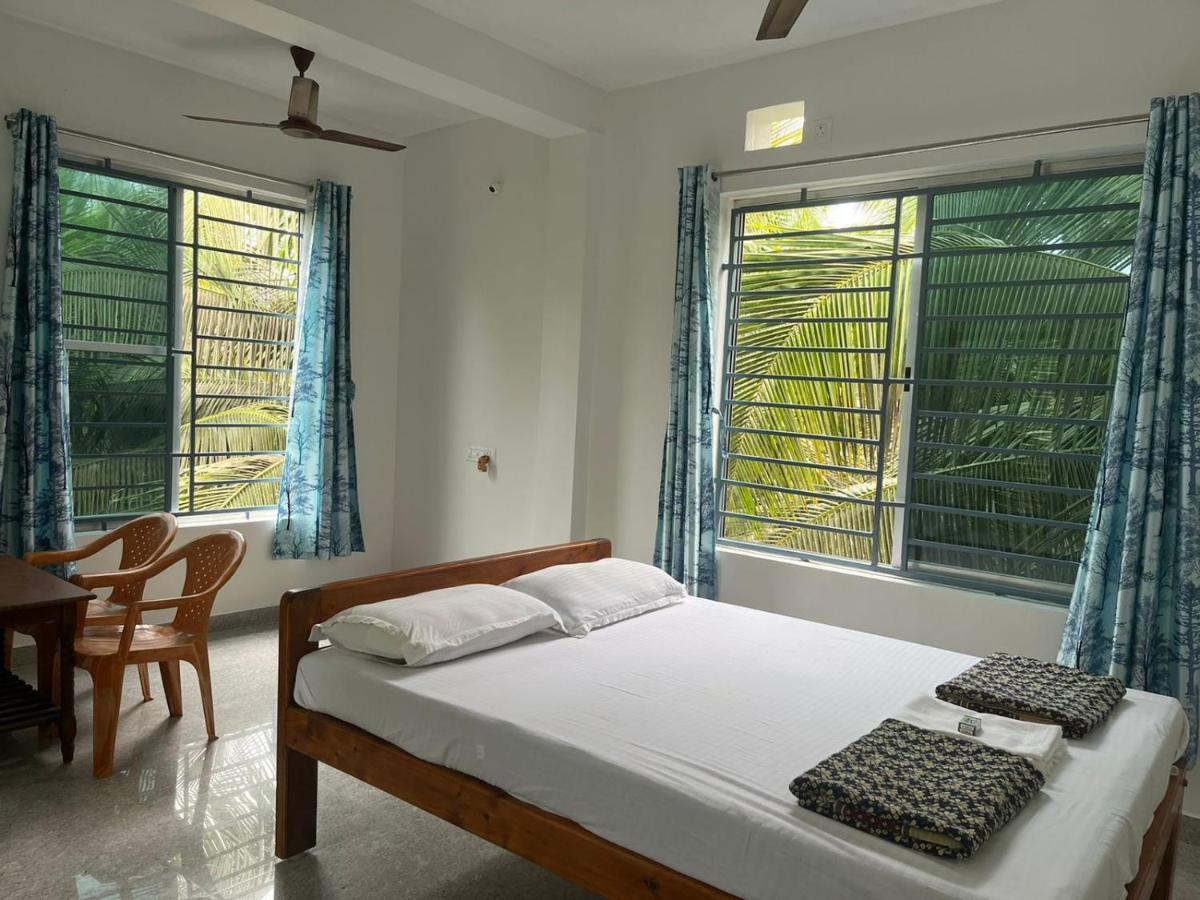 Surya Beach Cafe And Stay Gokarna  Eksteriør billede